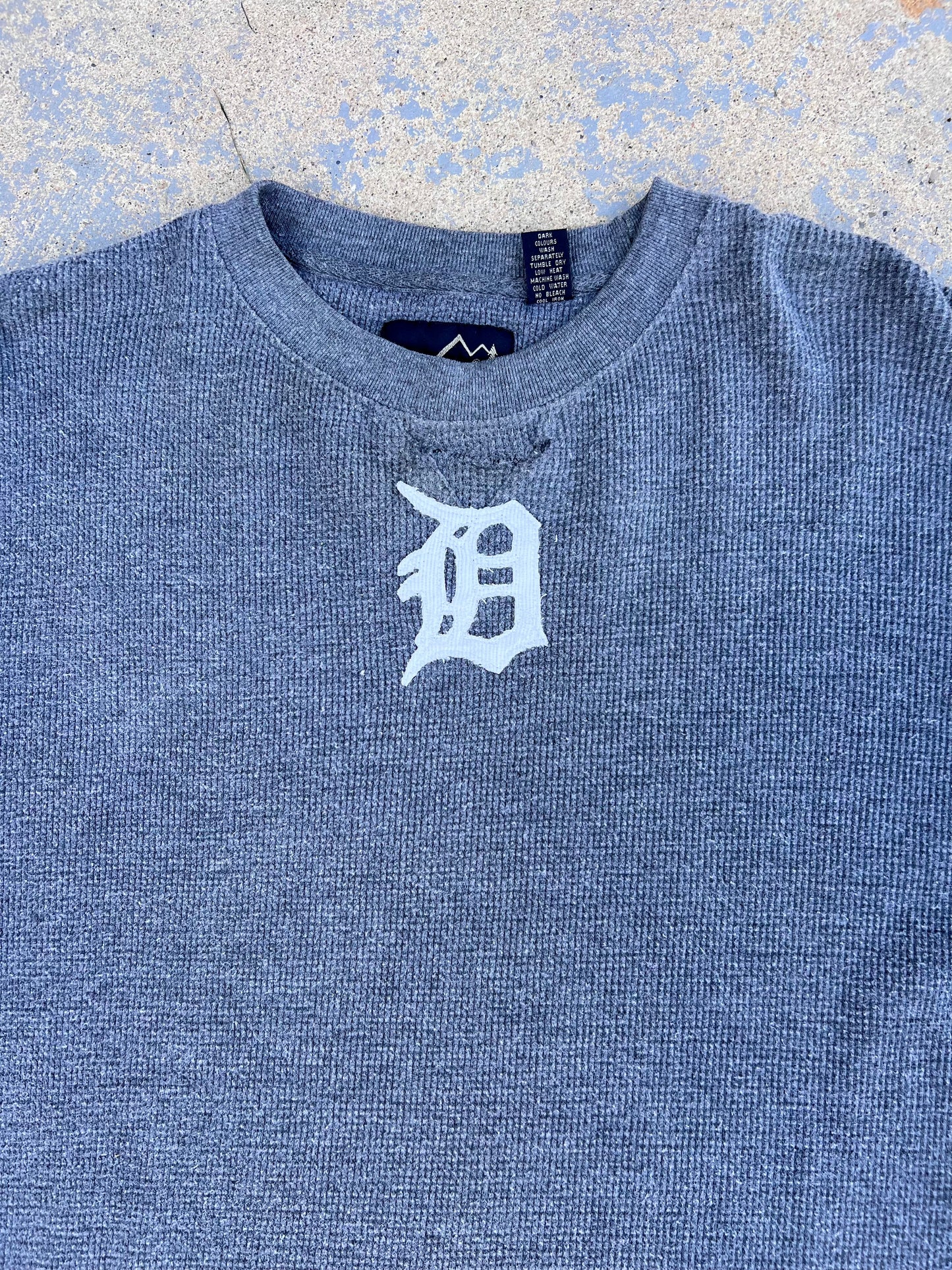Detroit D Flannel + Henley Pull Over Top